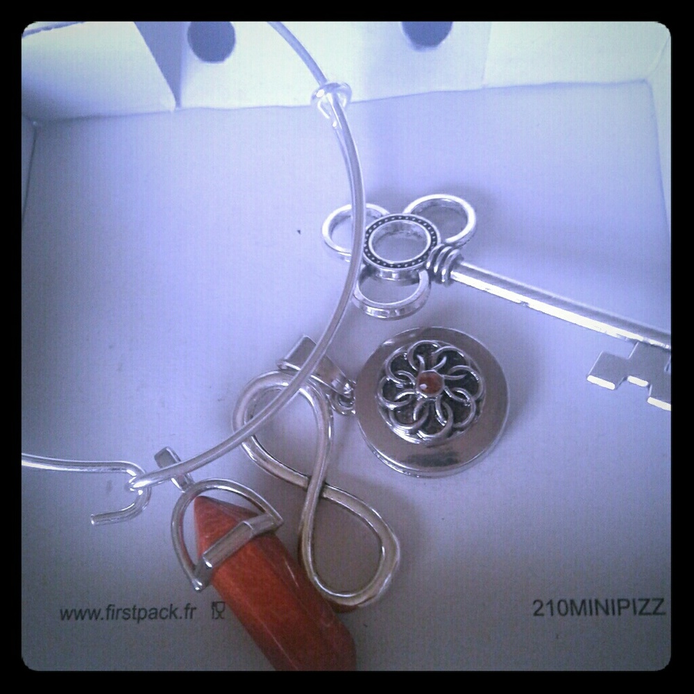 bracelet